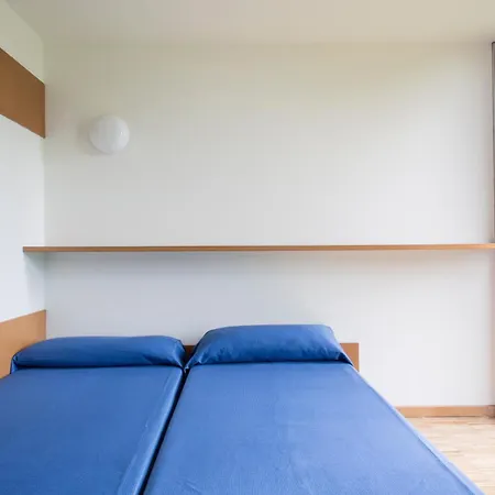 Hostel Residencia Universitaria Resa O Castro Βίγκο