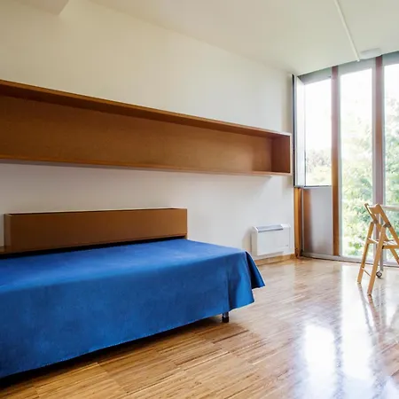 Hostel Residencia Universitaria Resa O Castro Vigo